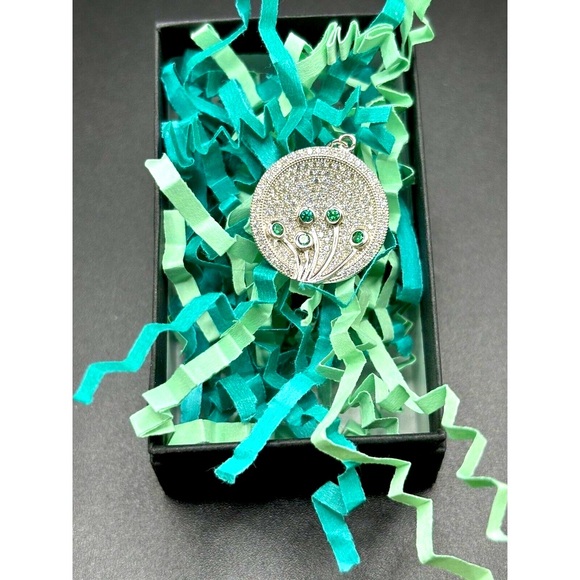 Pave CZ and Green Onyx Sterling Silver .75” Inch Circular Pendant Jewelry Store - Picture 9 of 9